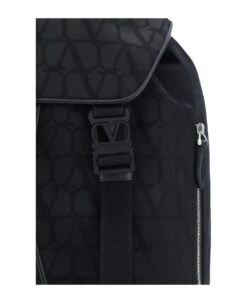 Valentino Garavani Vlogo Backpack -Italist Store 059e7b42308387e9c31a2af7d7eb21c4